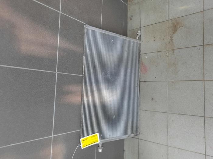 Usagé Radiateur clim Mercedes C Estate (S205) C-200d 2.2 16V Prix € 183,75 Règlement à la marge proposé par Wessel Parts & Service B.V.