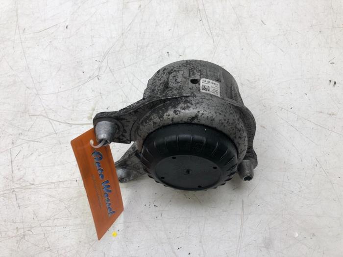 Usagé Support moteur Mercedes C Estate (S205) C-200d 2.2 16V Prix € 51,45 Règlement à la marge proposé par Wessel Parts & Service B.V.