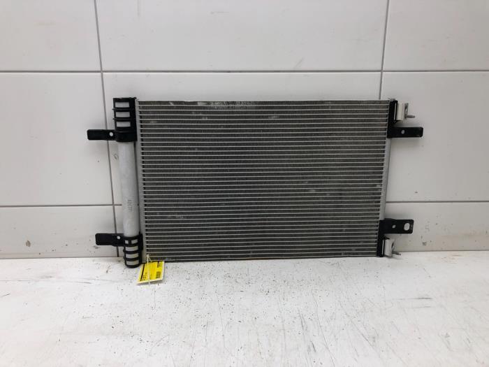 Air conditioning radiator from a Opel Combo Life/Tour 1.5 CDTI 130 2020