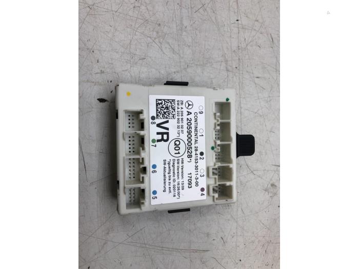 Używane Modul centralnego zamka Mercedes C Estate (S205) C-200d 2.2 16V Cena € 40,95 Procedura marży oferowane przez Wessel Parts & Service B.V.