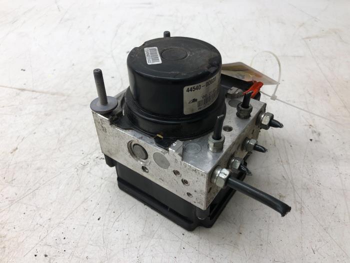 Gebrauchte ABS Pumpe Toyota Yaris III (P13) 1.33 16V Dual VVT-I Preis € 103,95 Margenregelung angeboten von Wessel Parts & Service B.V.