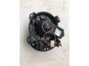 Heating and ventilation fan motor from a Mercedes CLA Shooting Brake (117.9), 2015 / 2019 1.6 CLA-180 16V, Combi/o, Petrol, 1.595cc, 90kW (122pk), FWD, M270910, 2015-01 / 2019-03, 117.942 2019