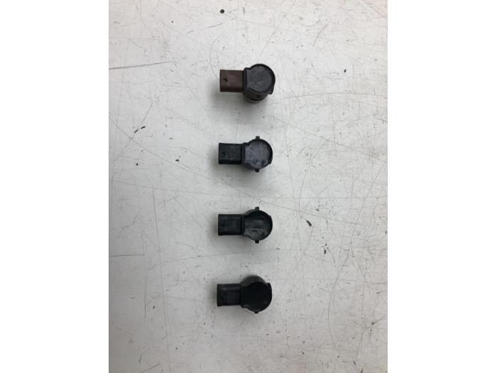 PDC Sensor Set van een Mercedes-Benz CLA Shooting Brake (117.9) 1.6 CLA-180 16V 2019