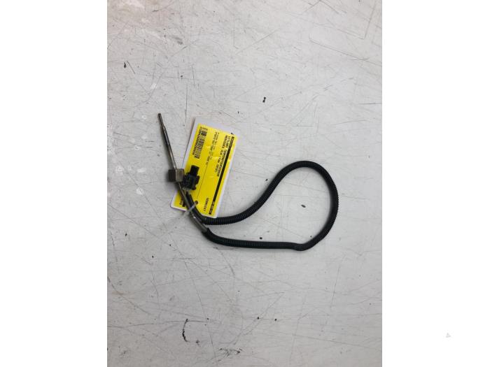 Usagé Sensor température d’échappement Mercedes CLA Shooting Brake (117.9) 1.6 CLA-180 16V Prix € 36,75 Règlement à la marge proposé par Wessel Parts & Service B.V.