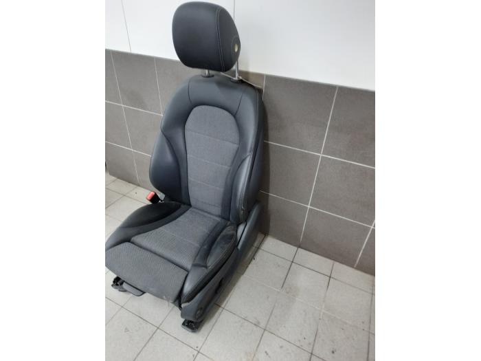 Fotel lewy z Mercedes-Benz C Estate (S205) C-200d 2.2 16V 2017