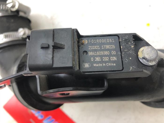 Gebrauchte Intercooler Rohr Opel Crossland (X) 1.2 Turbo 12V Preis € 36,75 Margenregelung angeboten von Wessel Parts & Service B.V.