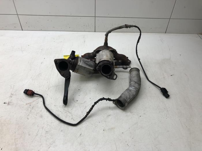 Usagé Catalyseur Volkswagen Passat Variant (3C5) 2.0 FSI 16V Prix € 249,00 Règlement à la marge proposé par Wessel Parts & Service B.V.