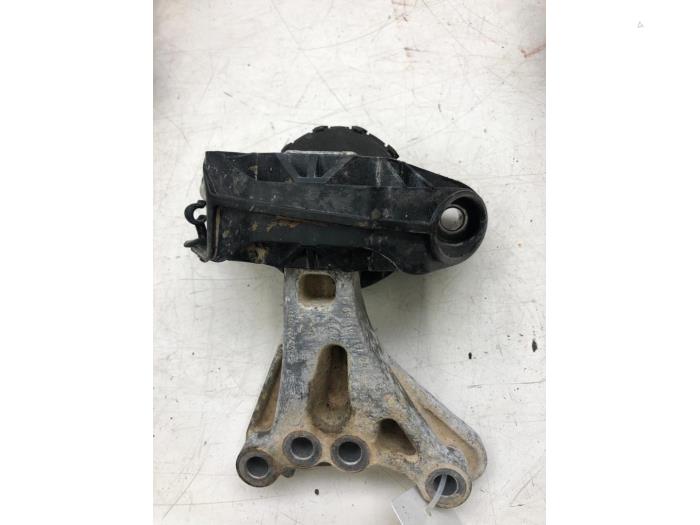 Usagé Support moteur Citroen C3 (SX/SW) 1.2 Vti 12V PureTech Prix € 47,25 Règlement à la marge proposé par Wessel Parts & Service B.V.