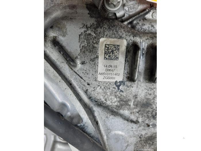 Usagé Couvercle de distribution Mercedes C Estate (S205) C-200d 2.2 16V Prix € 72,45 Règlement à la marge proposé par Wessel Parts & Service B.V.