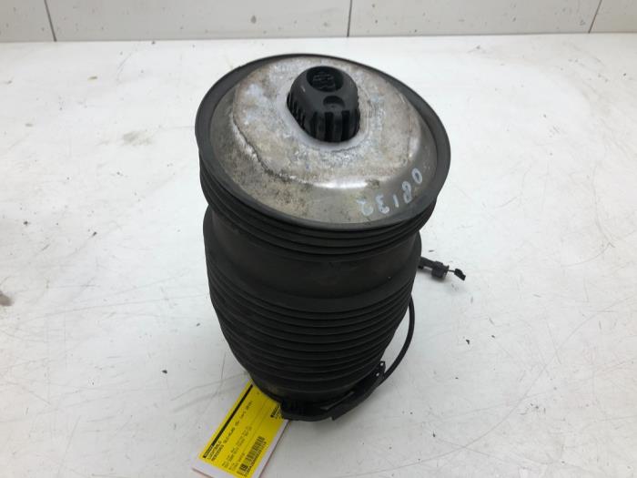Air spring from a Mercedes-Benz GLC Coupe (C253) 2.2 250d 16V BlueTEC 4-Matic 2019