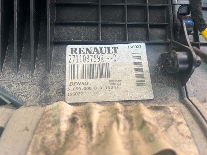 Cuerpo de calefactor de un Renault Master IV (FV) 2.3 dCi 125 16V FWD 2015