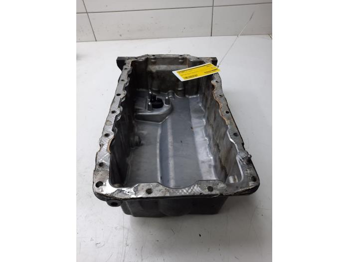 Gebrauchte Ölwanne Volkswagen Caddy III (2KA,2KH,2CA,2CH) Preis € 51,45 Margenregelung angeboten von Wessel Parts & Service B.V.