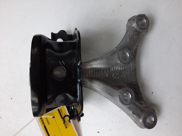 Used Engine mount Opel Crossland (X) 1.2 Turbo 12V Price € 36,75 Margin scheme offered by Wessel Parts & Service B.V.