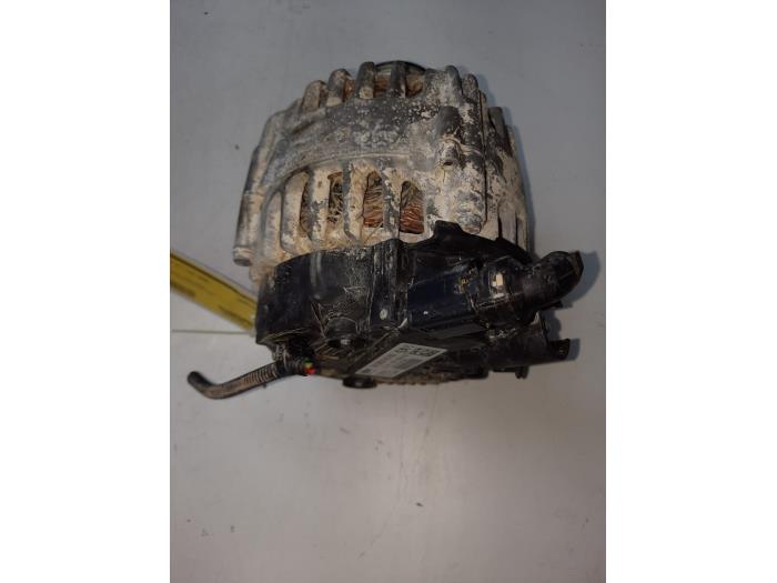 Begagnade Dynamo Opel Crossland (X) 1.2 Turbo 12V Pris på förfrågan erbjuds av Wessel Parts & Service B.V.