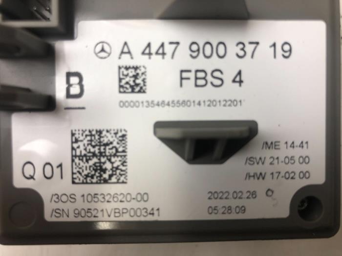 Begagnade Fjärrkontrollset Mercedes Vito (447.6) 2.0 114 CDI 16V Pris på förfrågan erbjuds av Wessel Parts & Service B.V.