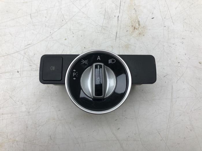 Używane Przelacznik swiatel Mercedes E Estate (S212) E-300 CDI V6 24V BlueEfficiency Cena € 26,25 Procedura marży oferowane przez Wessel Parts & Service B.V.