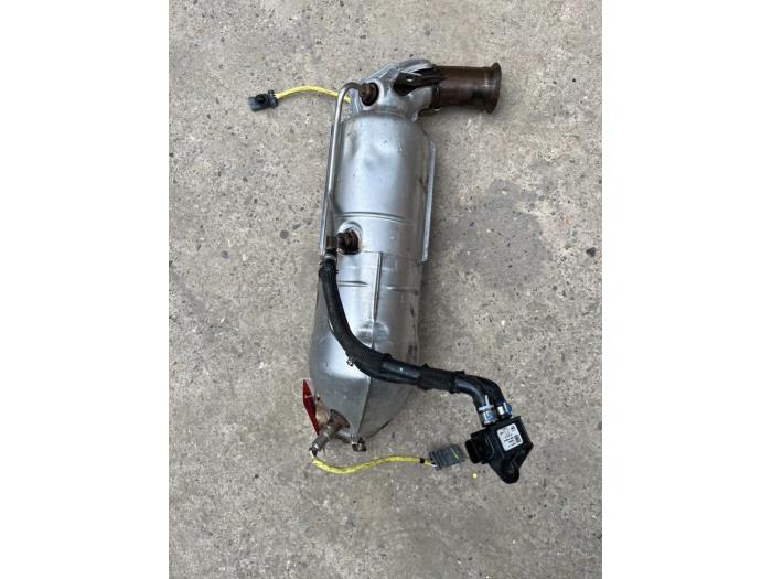 Catalytic converter from a Opel Corsa F (UB/UH/UP) 1.2 Turbo 12V 100 2021