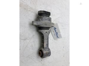 Used Gearbox mount Kia Carens IV (RP) 1.6 GDI 16V Price € 39,00 Margin scheme offered by Autobedrijf G.H. Wessel B.V.