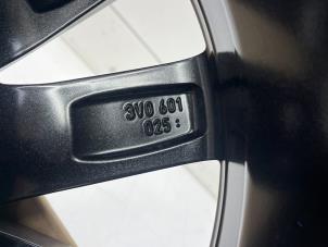 Usagé Jante Skoda Superb Combi (3V5) 1.4 TSI iV 6V Prix € 249,00 Règlement à la marge proposé par Autobedrijf G.H. Wessel B.V.
