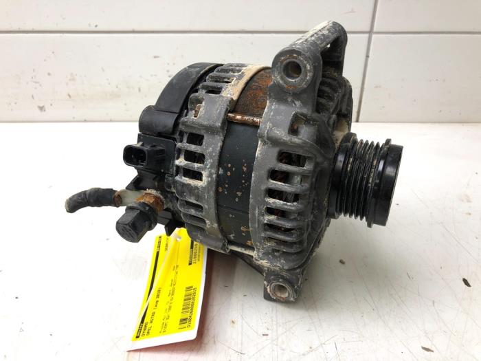 Gebrauchte Dynamo Opel Astra K 1.4 Turbo 16V Preis auf Anfrage angeboten von Wessel Parts & Service B.V.