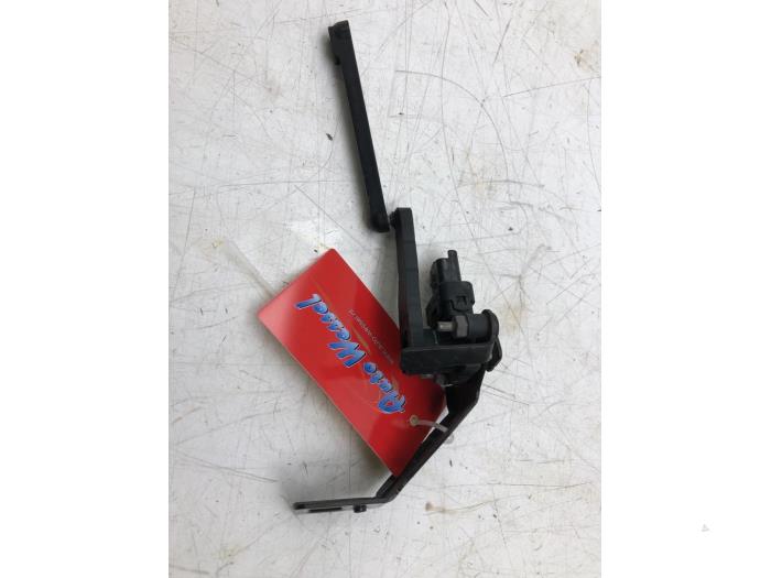 Begagnade Sensor (övriga) Opel Crossland (X) 1.2 Turbo 12V Pris € 61,95 Marginaltabell erbjuds av Wessel Parts & Service B.V.