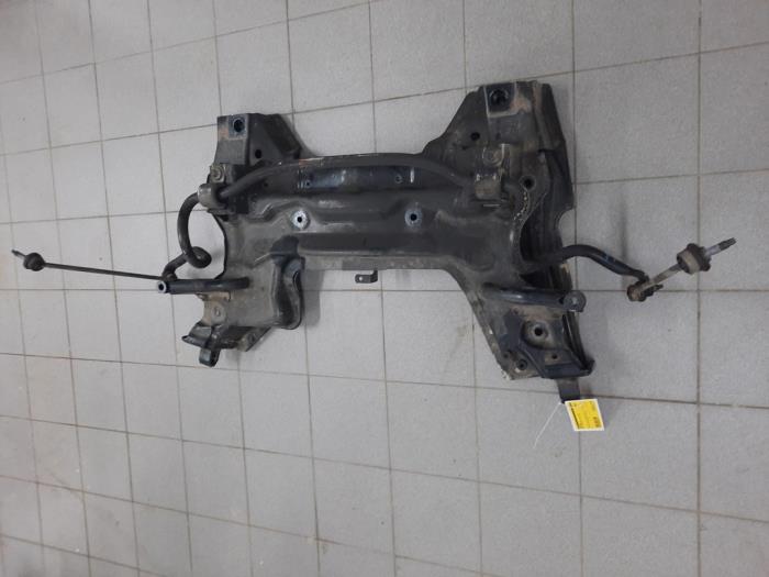 Usados Subchasis Opel Crossland (X) 1.2 Turbo 12V Precio € 313,95 Norma de margen ofrecido por Wessel Parts & Service B.V.