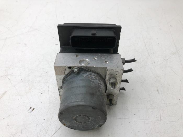 Gebrauchte ABS Pumpe Audi A4 Avant (B8) 1.8 TFSI 16V Preis € 208,95 Margenregelung angeboten von Wessel Parts & Service B.V.