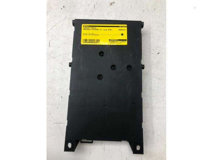 Używane Modul Comfort Mercedes A (W176) 1.5 A-160 CDI, A-160d 16V Cena € 89,25 Procedura marży oferowane przez Wessel Parts & Service B.V.