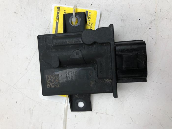 Usagé Module pompe carburant Landrover Range Rover Velar (LY) 2.0 16V P300 AWD Prix € 93,45 Règlement à la marge proposé par Wessel Parts & Service B.V.