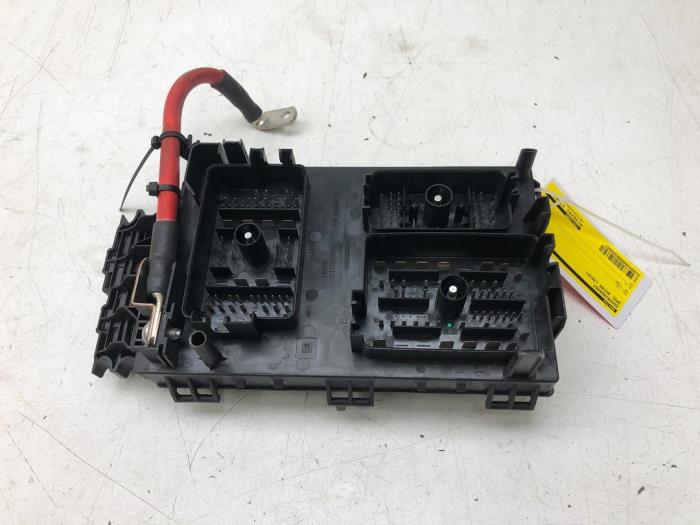 Fuse box Opel Astra J 1.7 CDTi 16V 110 - 13313205