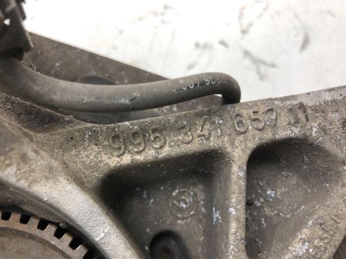 Knuckle, front left from a Porsche 911 (996) 3.4 Carrera 24V 1999