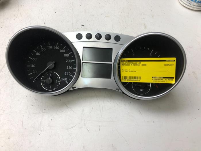 Cuentakilómetros de un Mercedes-Benz R (W251) 3.0 320 CDI 24V 4-Matic 2008