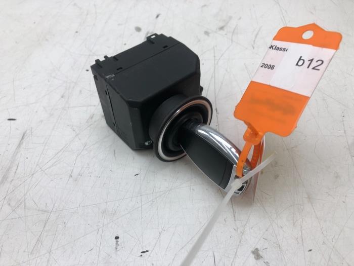 Begagnade Fjärrkontrollset Mercedes R (W251) 3.0 320 CDI 24V 4-Matic Pris på förfrågan erbjuds av Wessel Parts & Service B.V.