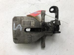 Used Rear brake calliper, left Opel Combo Life/Tour 1.5 CDTI 130 Price € 69,00 Margin scheme offered by Autobedrijf G.H. Wessel B.V.