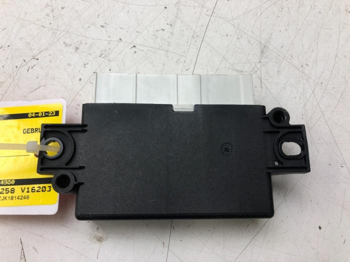Usados Módulo PDC Opel Combo Life/Tour 1.5 CDTI 130 Precio € 93,45 Norma de margen ofrecido por Wessel Parts & Service B.V.