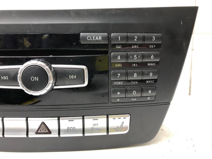 Radioodtwarzacz CD z Mercedes-Benz C (W204) 2.2 C-220 CDI 16V BlueEFFICIENCY 2013