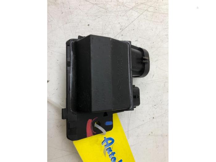 Relay from a Renault Captur (2R) 1.5 Energy dCi 90 FAP 2018