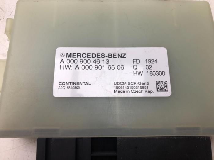 Ordinateur Adblue d'un Mercedes-Benz E (W213) E-200d 1.6 Turbo 16V 2019