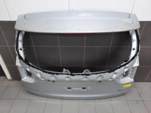 Used Tailgate Kia Carens IV (RP) 1.7 CRDi 16V Price € 399,00 Margin scheme offered by Autobedrijf G.H. Wessel B.V.