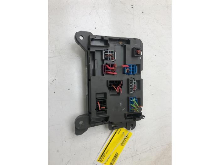 Fuse box from a BMW X6 (E71/72) xDrive40d 3.0 24V 2011