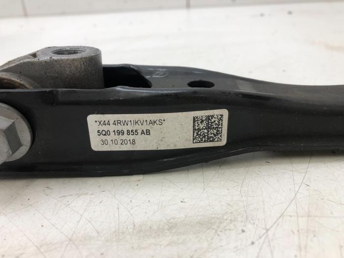 Used Engine mount Seat Leon ST (5FF) 2.0 TSI FR 16V Price € 47,25 Margin scheme offered by Wessel Parts & Service B.V.