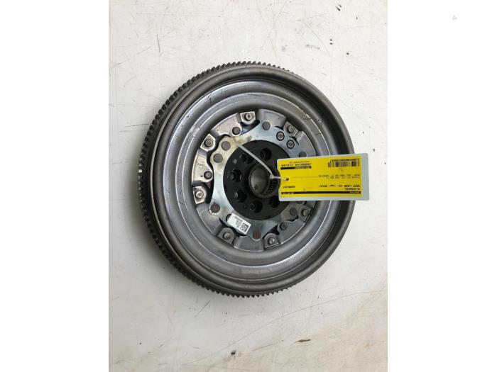 Gebrauchte Schwungrad Seat Leon ST (5FF) 2.0 TSI FR 16V Preis € 236,25 Margenregelung angeboten von Wessel Parts & Service B.V.