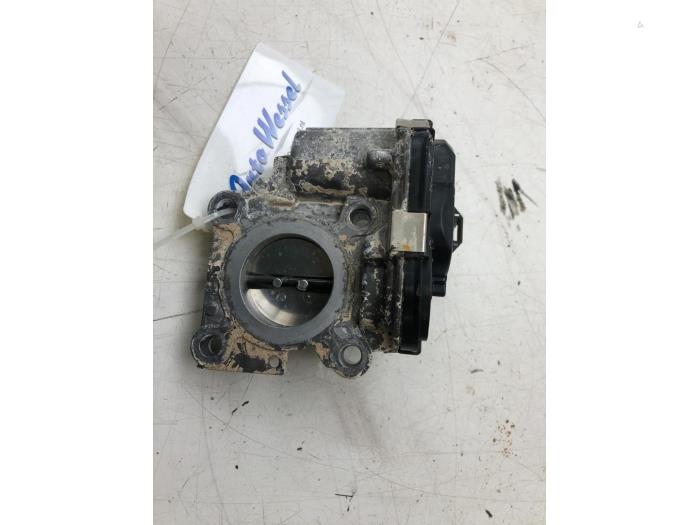Cuerpo de válvula de mariposa de un Nissan Micra (K14) 1.0 DIG-T 117 2019