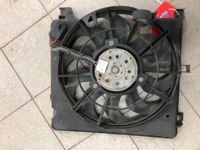 Używane Silnik wentylatora Opel Zafira (M75) 1.7 CDTi 16V Cena € 72,45 Procedura marży oferowane przez Wessel Parts & Service B.V.