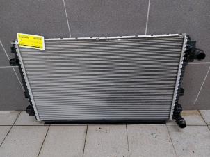 Usagé Radiateur d'eau Skoda Octavia Combi (NXAC) 1.0 TSI e-TEC 12V Prix € 125,00 Règlement à la marge proposé par Autobedrijf G.H. Wessel B.V.