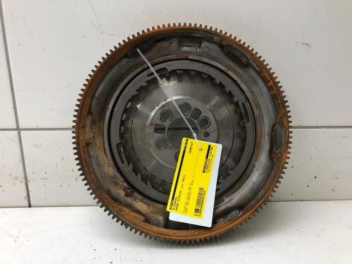 Used Flywheel Skoda Octavia Combi (NXAC) 1.0 TSI e-TEC 12V Price € 103,95 Margin scheme offered by Wessel Parts & Service B.V.