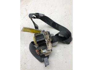 Used Seatbelt tensioner, right Kia Rio IV (YB) 1.2 MPI 16V Price on request offered by Autobedrijf G.H. Wessel B.V.