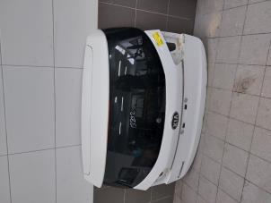 Used Tailgate Kia Carens IV (RP) 1.6 GDI 16V Price € 449,00 Margin scheme offered by Autobedrijf G.H. Wessel B.V.