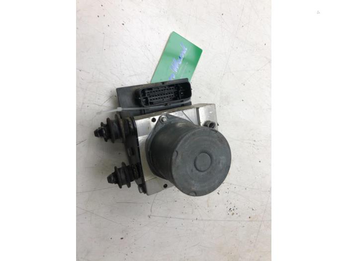 Begagnade ABS-pump Audi A4 Avant (B8) 2.0 TDI 16V Pris € 156,45 Marginaltabell erbjuds av Wessel Parts & Service B.V.