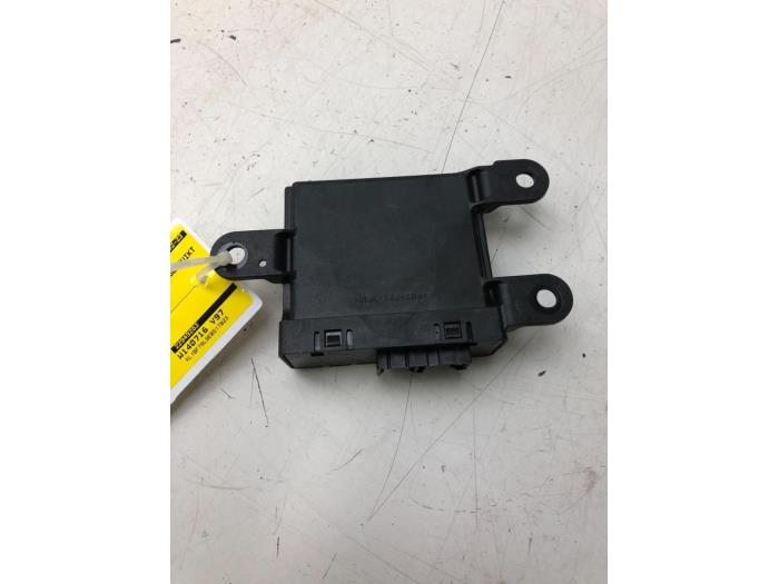 Usados Módulo PDC Chevrolet Trax 1.7 CDTI 16V 4x2 Precio € 51,45 Norma de margen ofrecido por Wessel Parts & Service B.V.